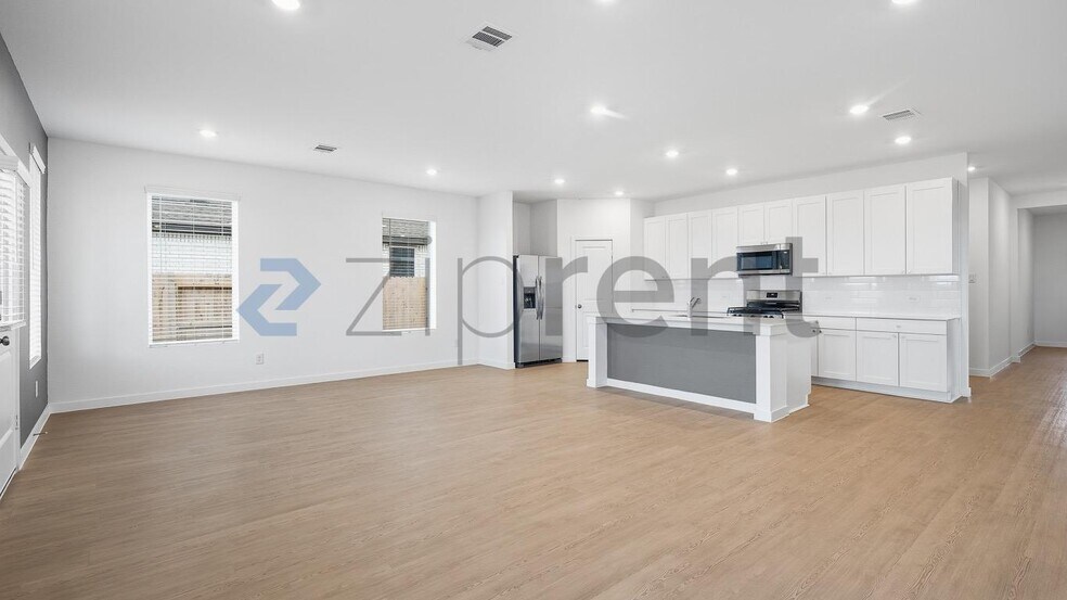 Building Photo - Unit