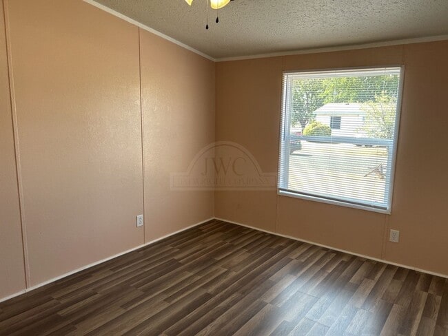 Building Photo - 5013 Tiffany Cir