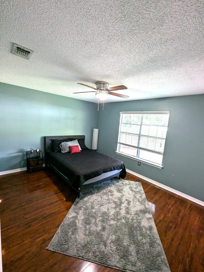 Building Photo - 431 Sandy Ridge Cir