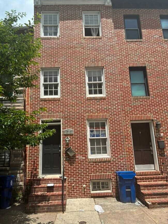 Building Photo - 1012 W Lombard St