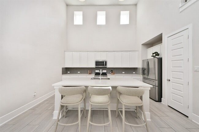 Building Photo - 7030 House Wren Ct