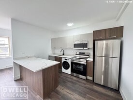 Building Photo - 5638 N Ashland Ave