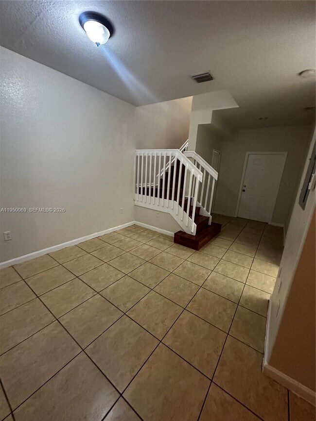 Building Photo - 2818 SE 15th Rd