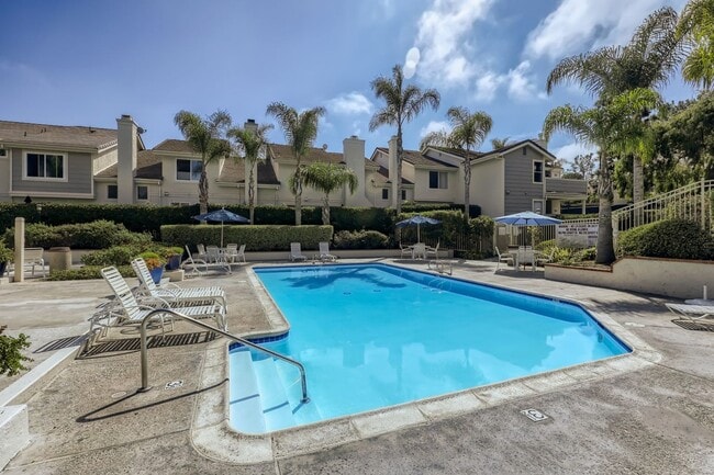 Building Photo - Beautifully Remodeled Townhome in the Cambria Community – Del Mar Heights