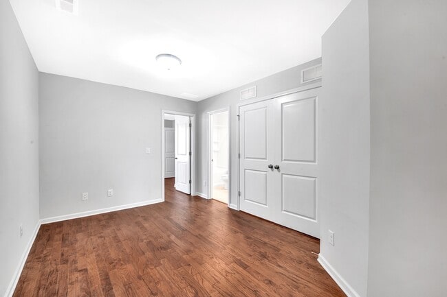 Building Photo - 526 Morrows Turnout Way