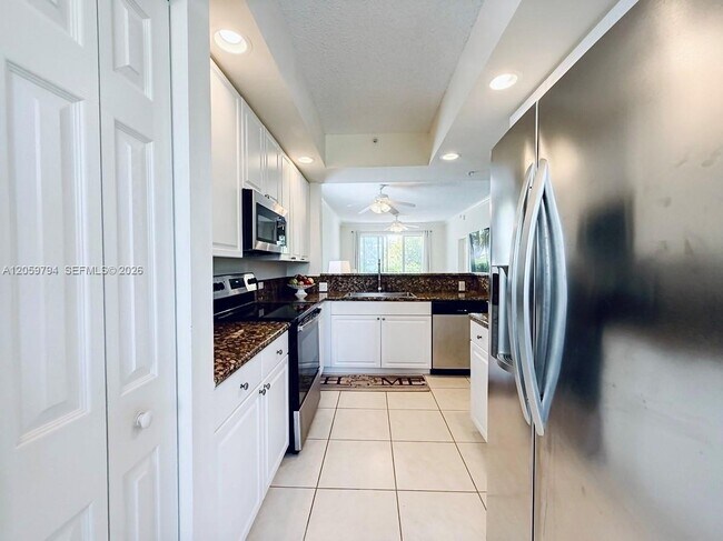 Building Photo - 26 Royal Palm Way