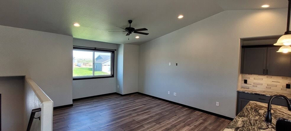 Building Photo - 541 Bull Run Dr