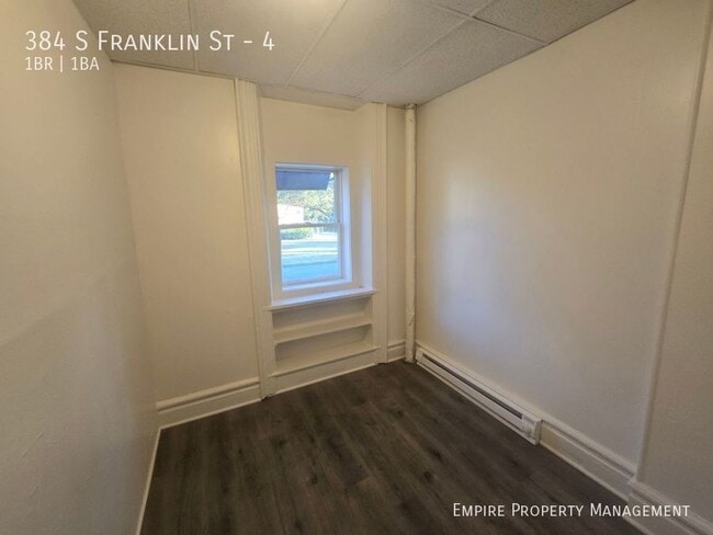 Building Photo - 384 S Franklin St