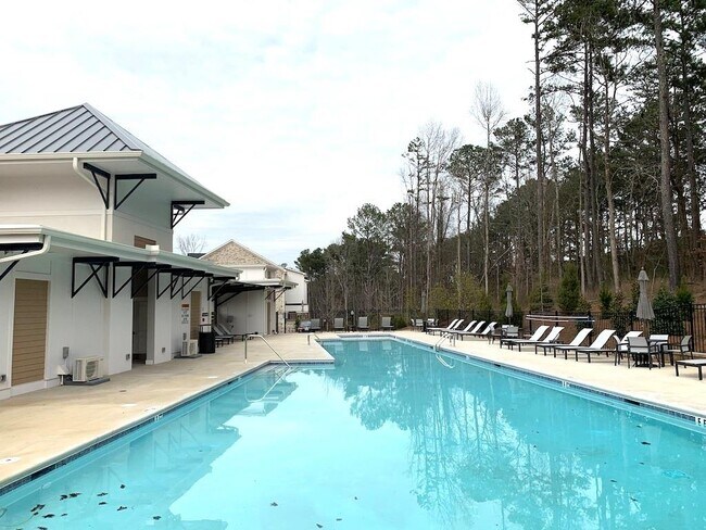 Building Photo - 640 Hanlon Way