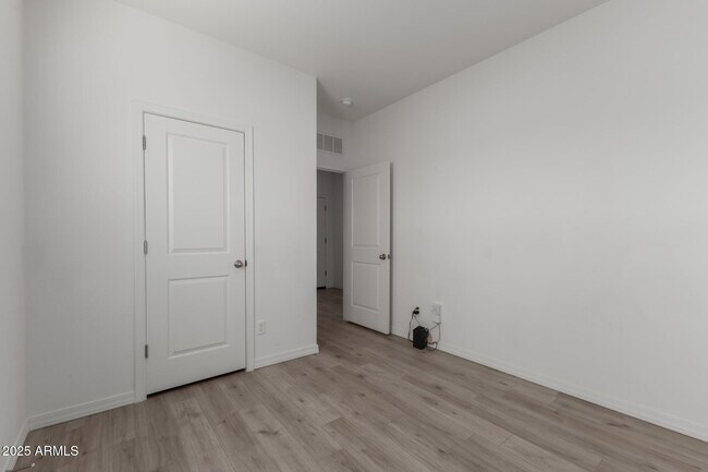 Building Photo - 8133 S 64th Ln