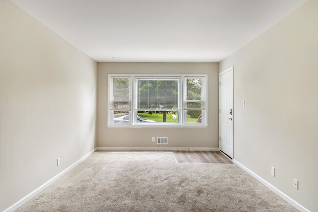 Building Photo - 240 W Newhall Ave