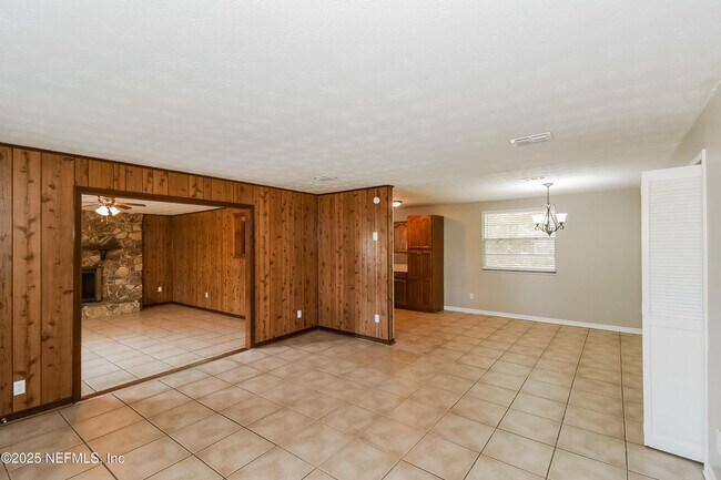 Building Photo - 10632 Pinholster Rd