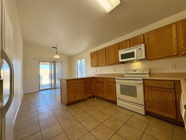 Building Photo - 7734 S Titanite Ln