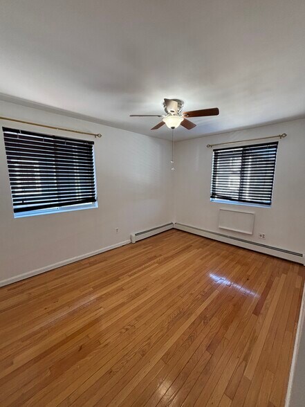 Building Photo - 130 Beach 98th St