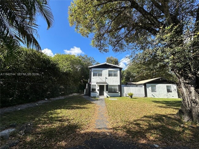 Building Photo - 3331 SW 15th Ave