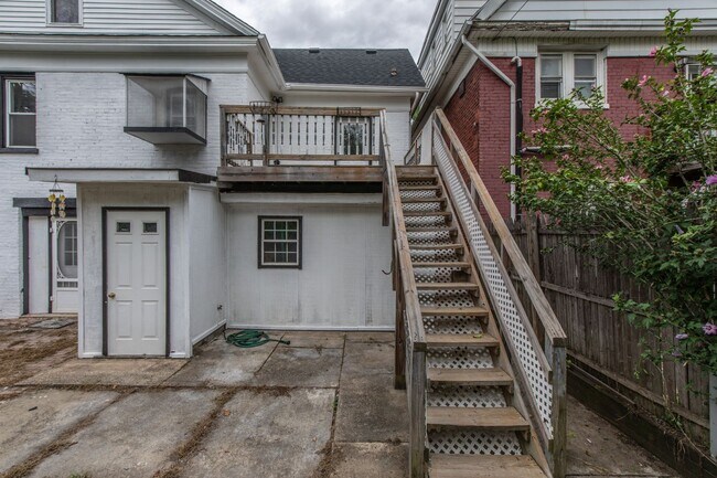 Building Photo - 1050 W Nesquehoning St