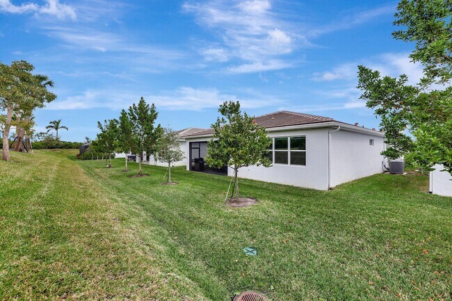 Building Photo - 11740 SW Aquila Wy