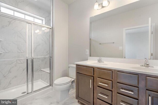 Building Photo - 5911 Garden Walk Dr