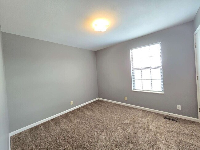 Building Photo - 351 Peabody Dr