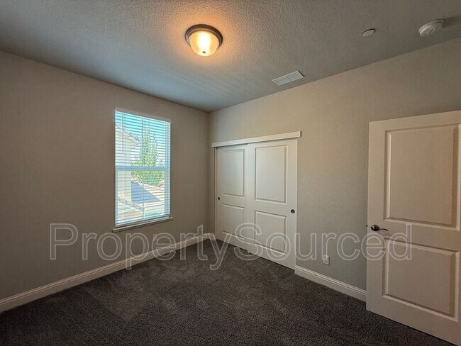 Building Photo - 948 Posey St