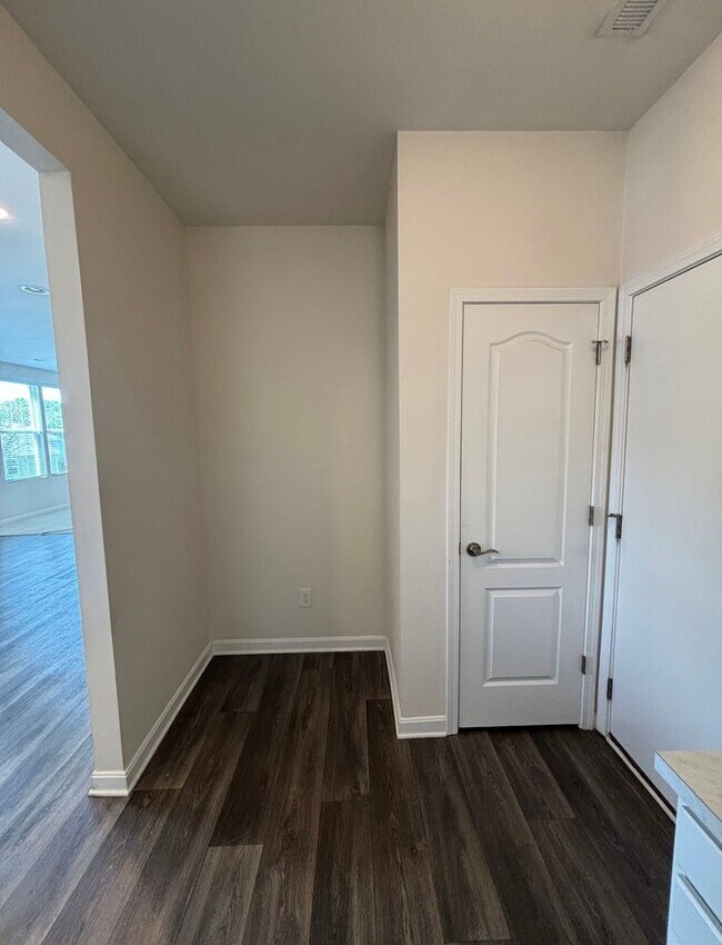 Building Photo - 3BR/2.5BA Home for Rent in Eastwood for Re...