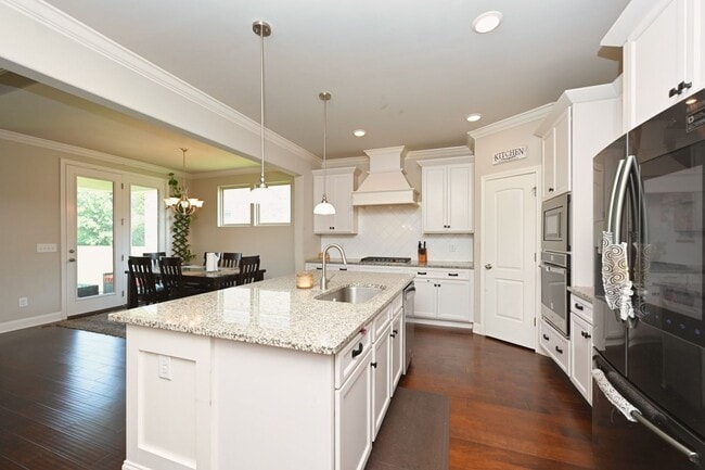 Building Photo - **2019-BUILT EXECUTIVE HOME IN A CUL-DE-SA...