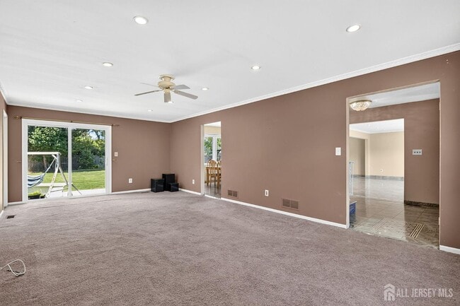 Building Photo - 12 Mershon Ln