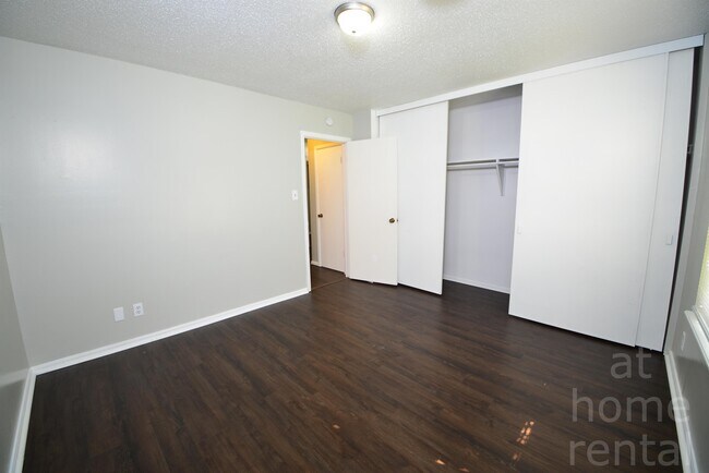 Building Photo - 4713 S Fulton Pl