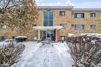 Building Photo - 5200 Royalton Rd