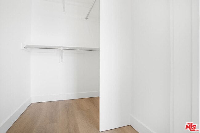 Building Photo - 164 Chestnut St