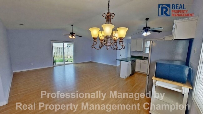 Building Photo - 3 BD/2 BA Open Plan with Vaulted Ceiling in Ogden