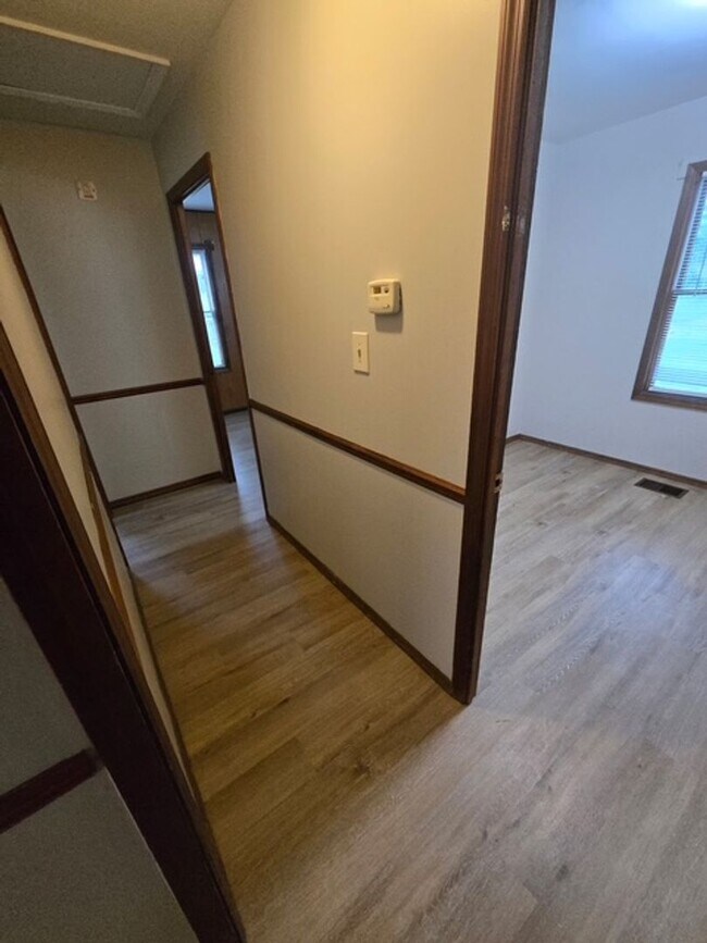 Building Photo - 1328 Bingham Dr