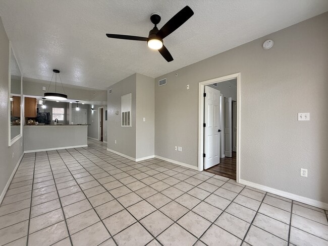 Building Photo - 2954 Sadina St