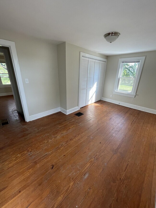 Building Photo - 5096 Battlefield Rd