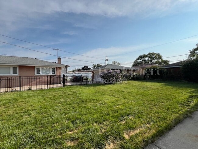 Building Photo - 8931 N Merrill St