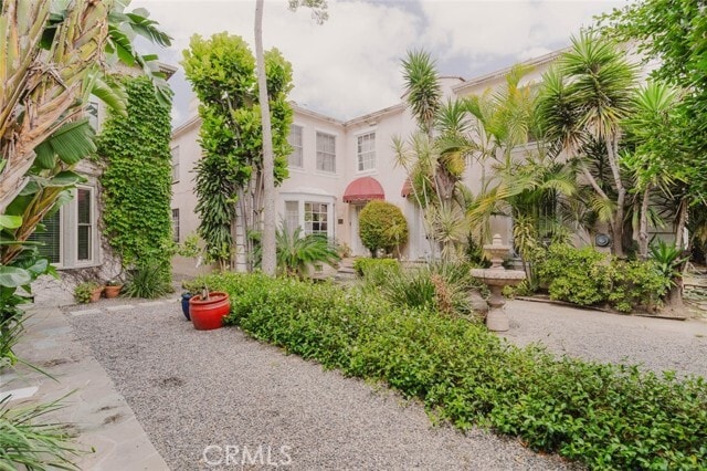 Building Photo - 5962 San Vicente Blvd