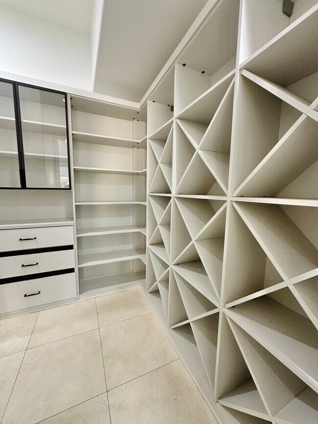 Building Photo - Stunning home with pool in prestigious Eagle Hills!