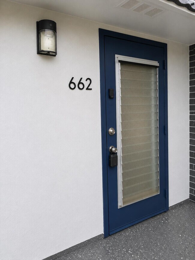 Building Photo - 662 Saxony Trail
