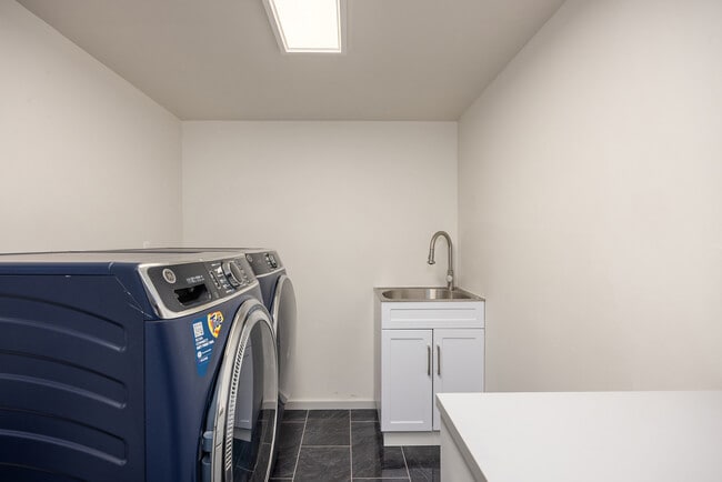 Building Photo - 1146 Country Ridge Dr