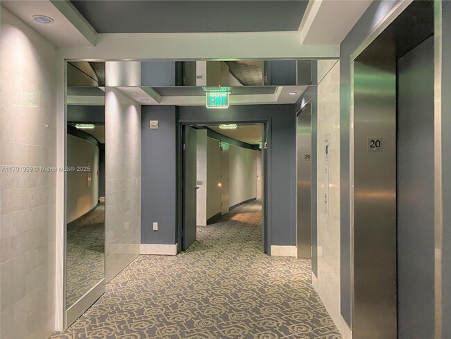 Building Photo - 901 Brickell Key Blvd