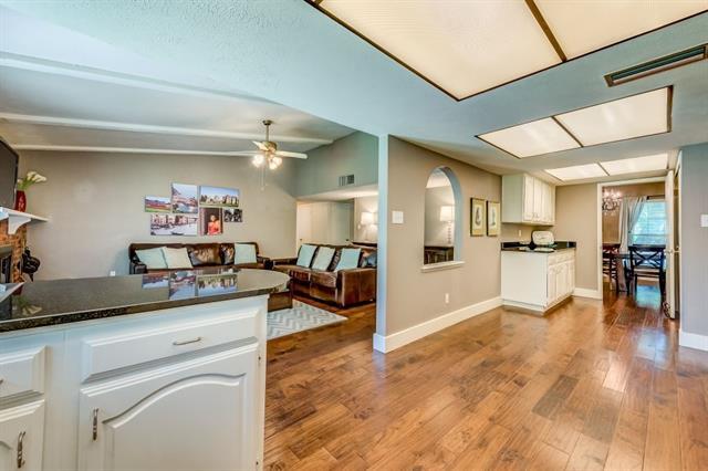 Building Photo - 527 Woodhurst Dr