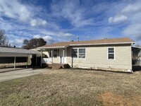 Building Photo - 4-Bedroom Home in Midwest City