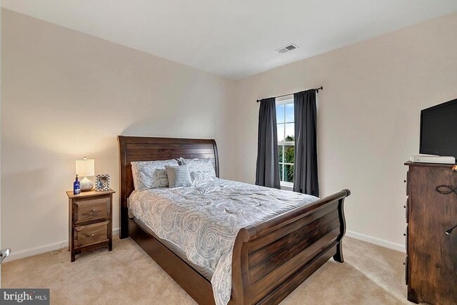 Building Photo - 7548 Brunson Cir