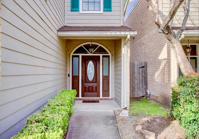 Building Photo - 2220 Bering Dr