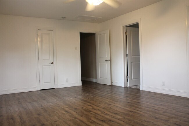 Building Photo - 46 Dolphin Dr