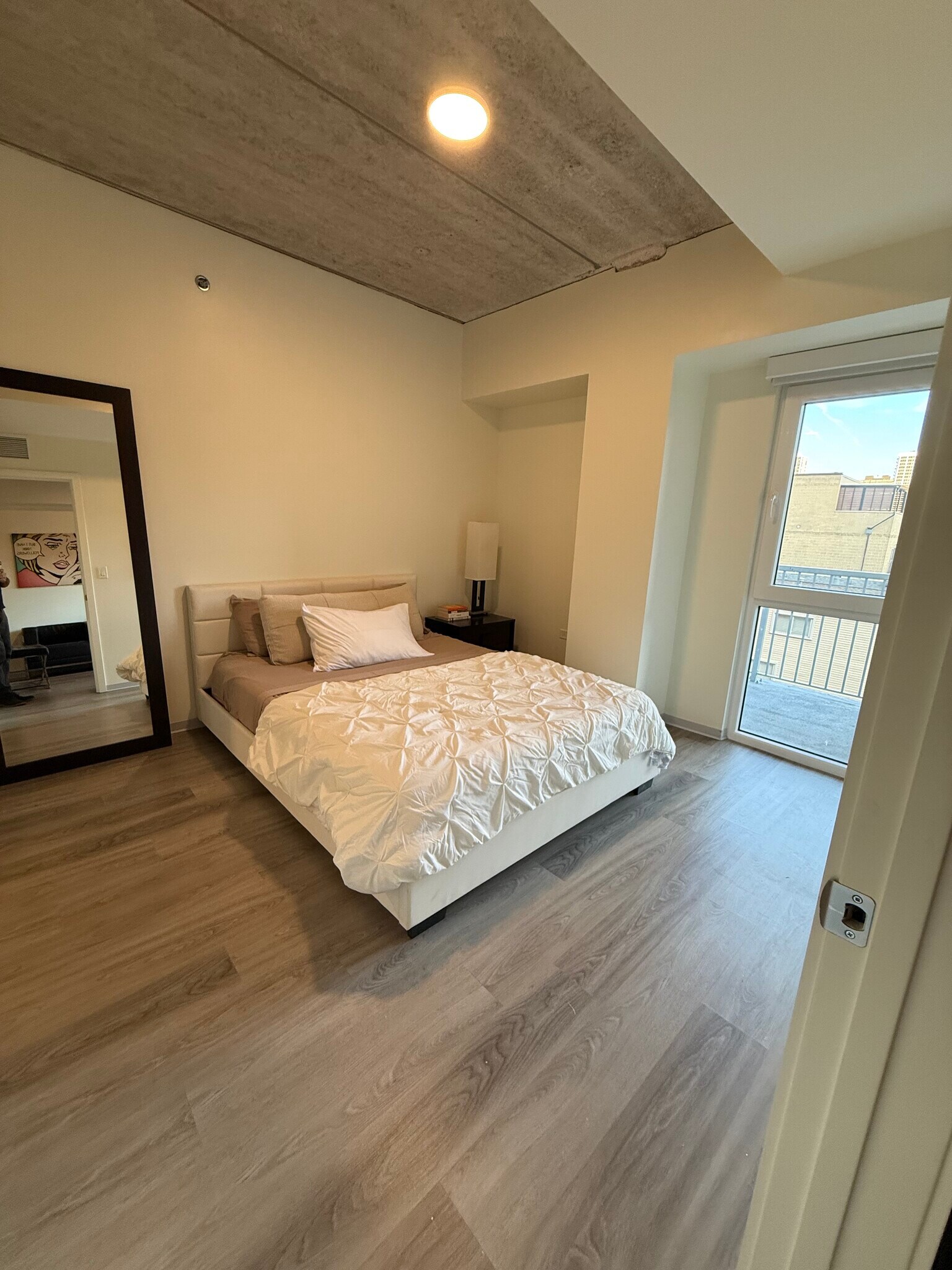 Building Photo - 334 W Schiller St