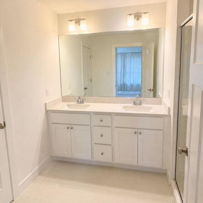 Building Photo - 1206 Marsalis Pl