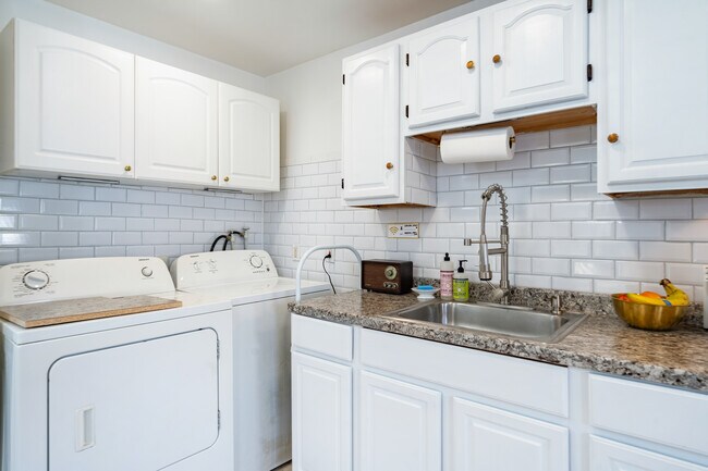 Building Photo - 320 Beach 101st St