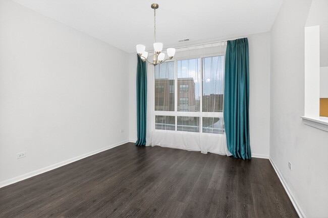 Building Photo - 1276 Lakepointe Dr