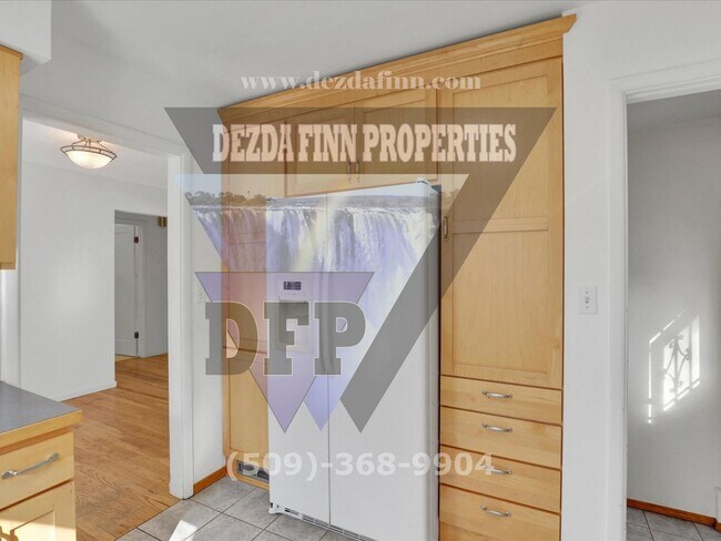 Building Photo - Charming Shadle District 3 bedroom with RV...